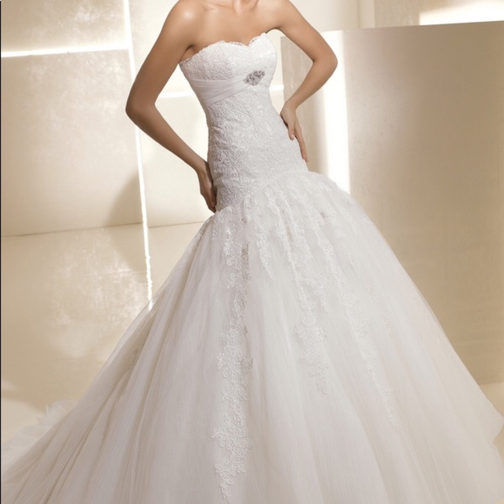 Pronovias Wedding Gown NWOT